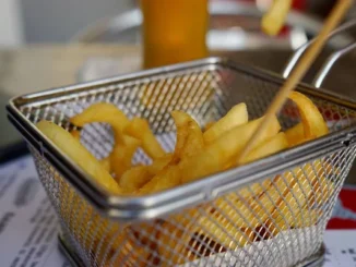 Papas a la francesa en carrito